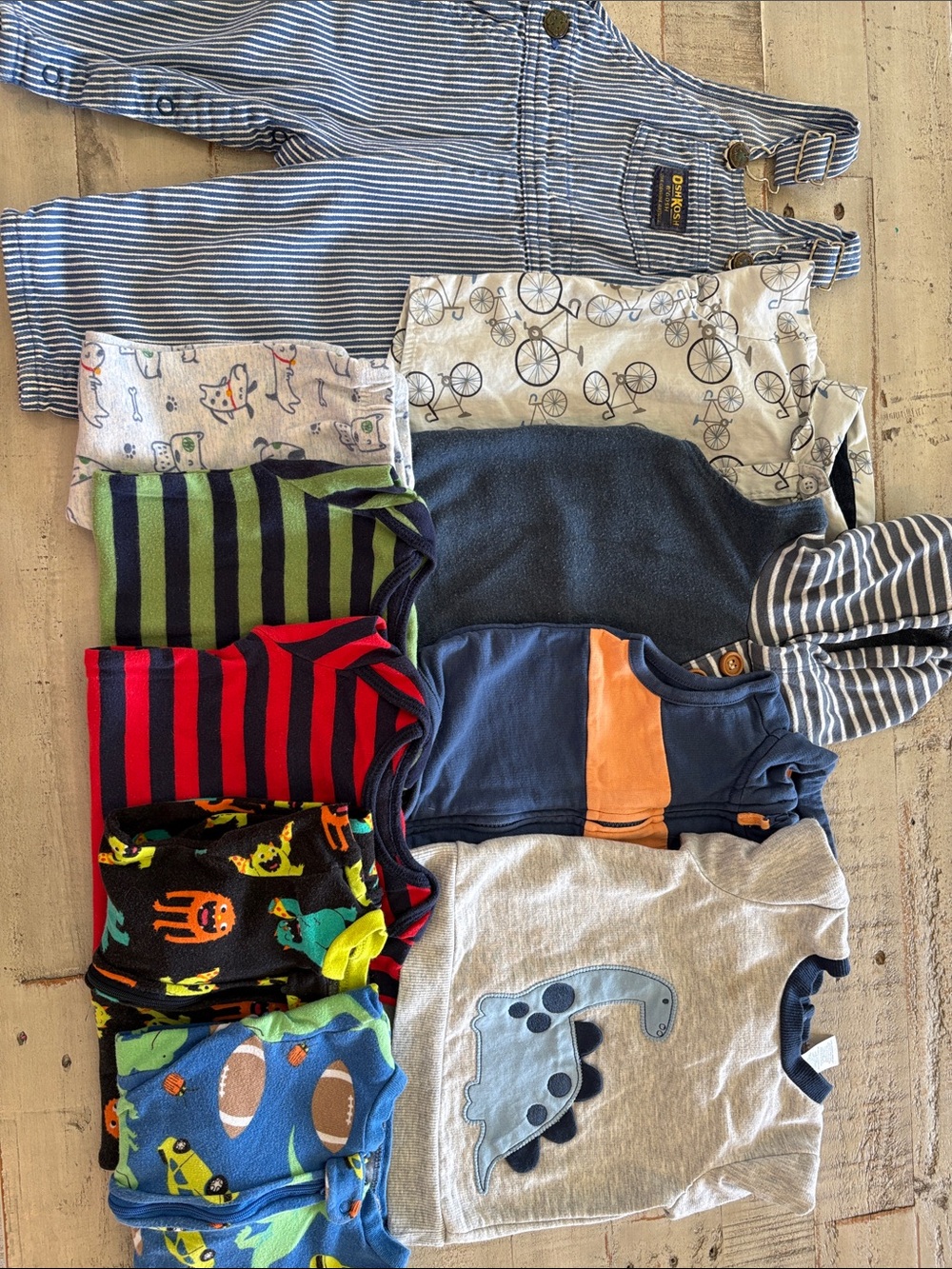 Oshkosh & Carter’s Bundle of 12 Months Baby Boy Clothes